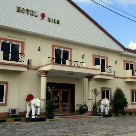 Hotel 9 Mile Rangoon Buitenkant foto