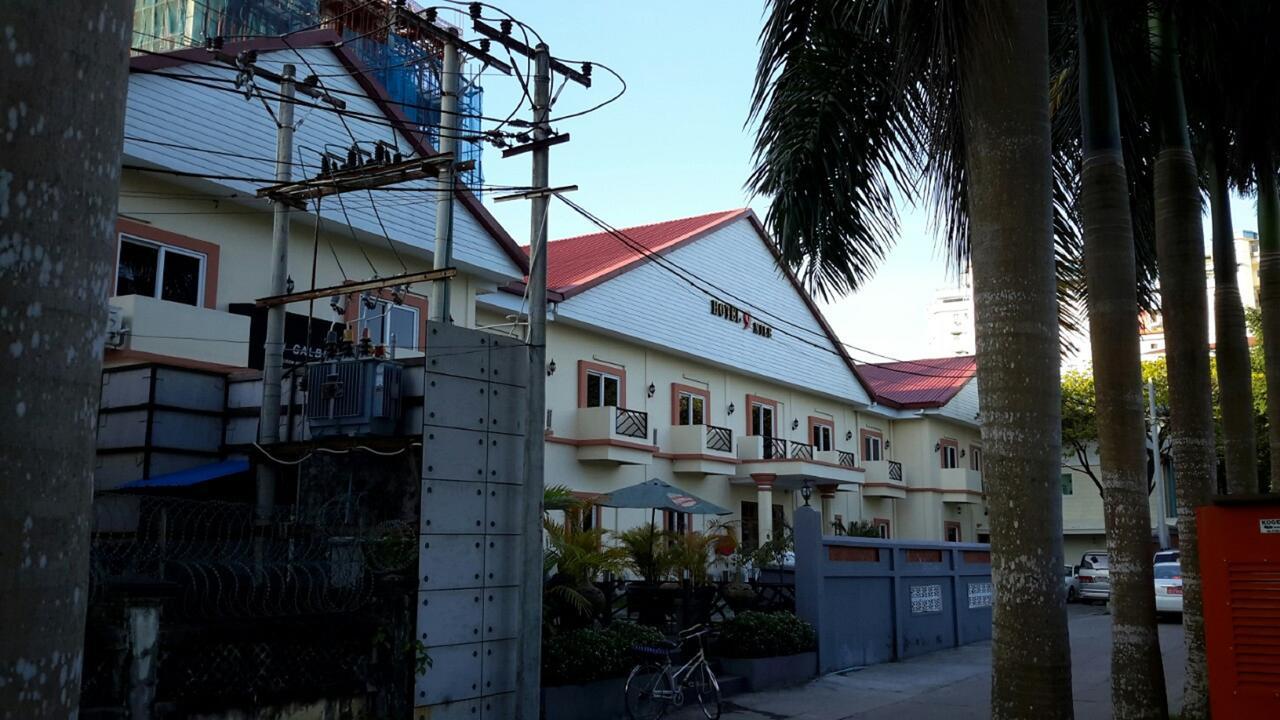 Hotel 9 Mile Rangoon Buitenkant foto
