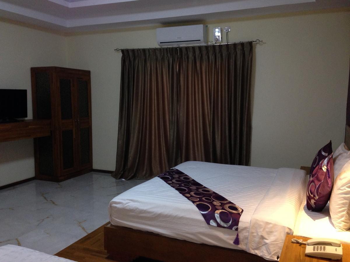 Hotel 9 Mile Rangoon Buitenkant foto