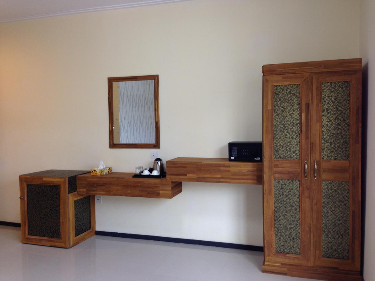 Hotel 9 Mile Rangoon Buitenkant foto