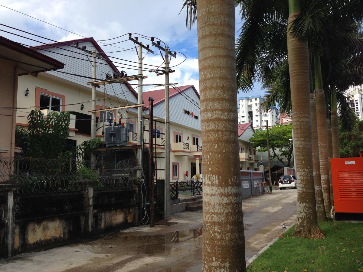 Hotel 9 Mile Rangoon Buitenkant foto